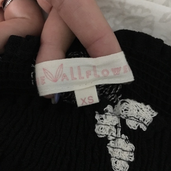 NWOT The Allflower Creative Saffron Crop Top - Picture 3 of 3